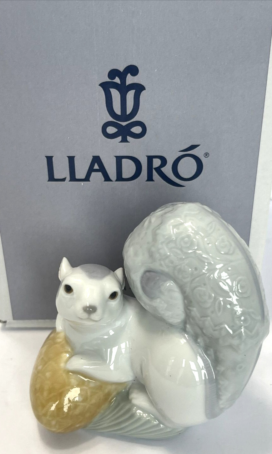 Lladro Squirrel Figurine FESTIVE SQUIRREL 1 8163 New in Box RARE