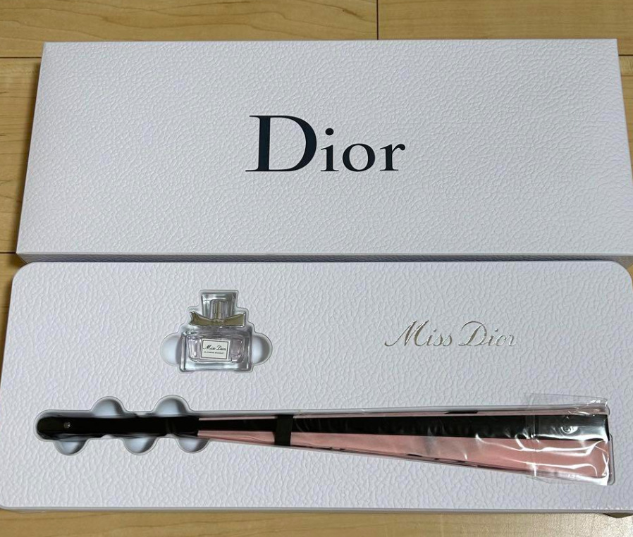 NWB Miss Dior CHRISTIAN DIOR Japanese folding fan & Perfume Giveaway Pink