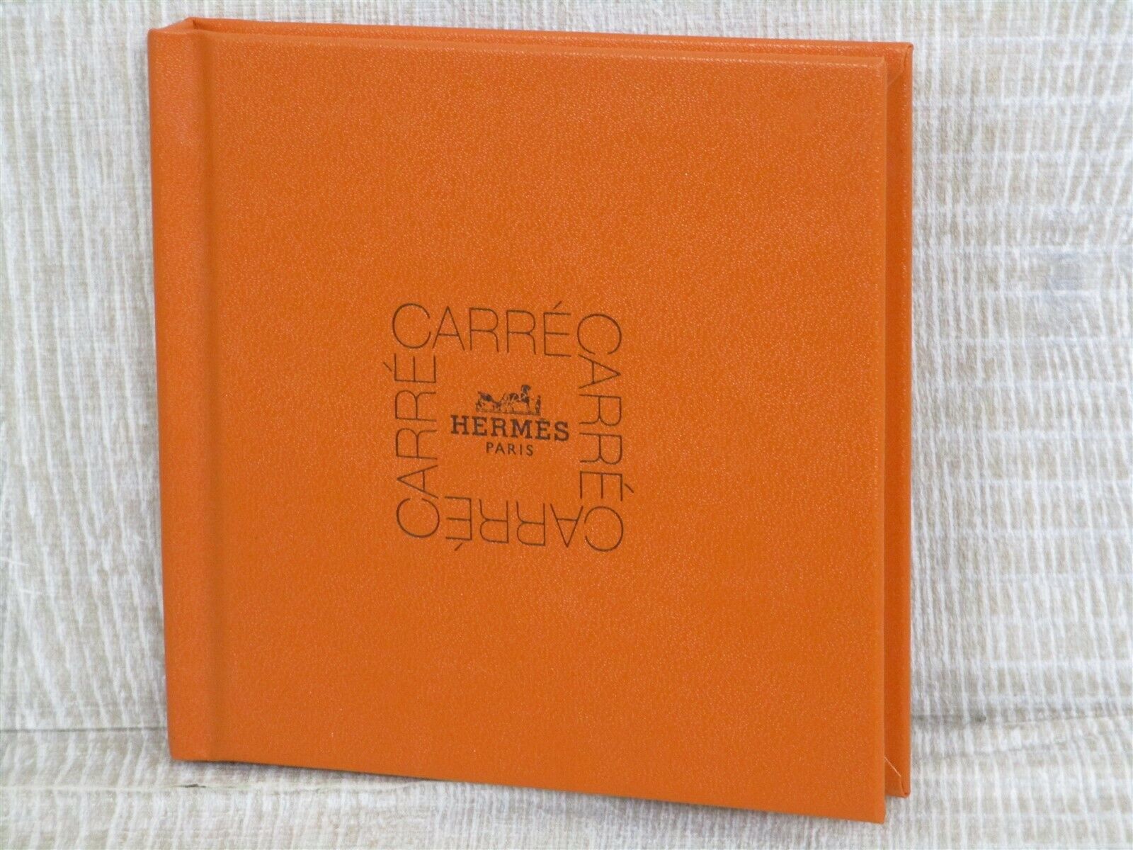 HERMES CARRE Express Yourself with Your Hermes Scarf Art Photo Fan 1998 Ltd Book
