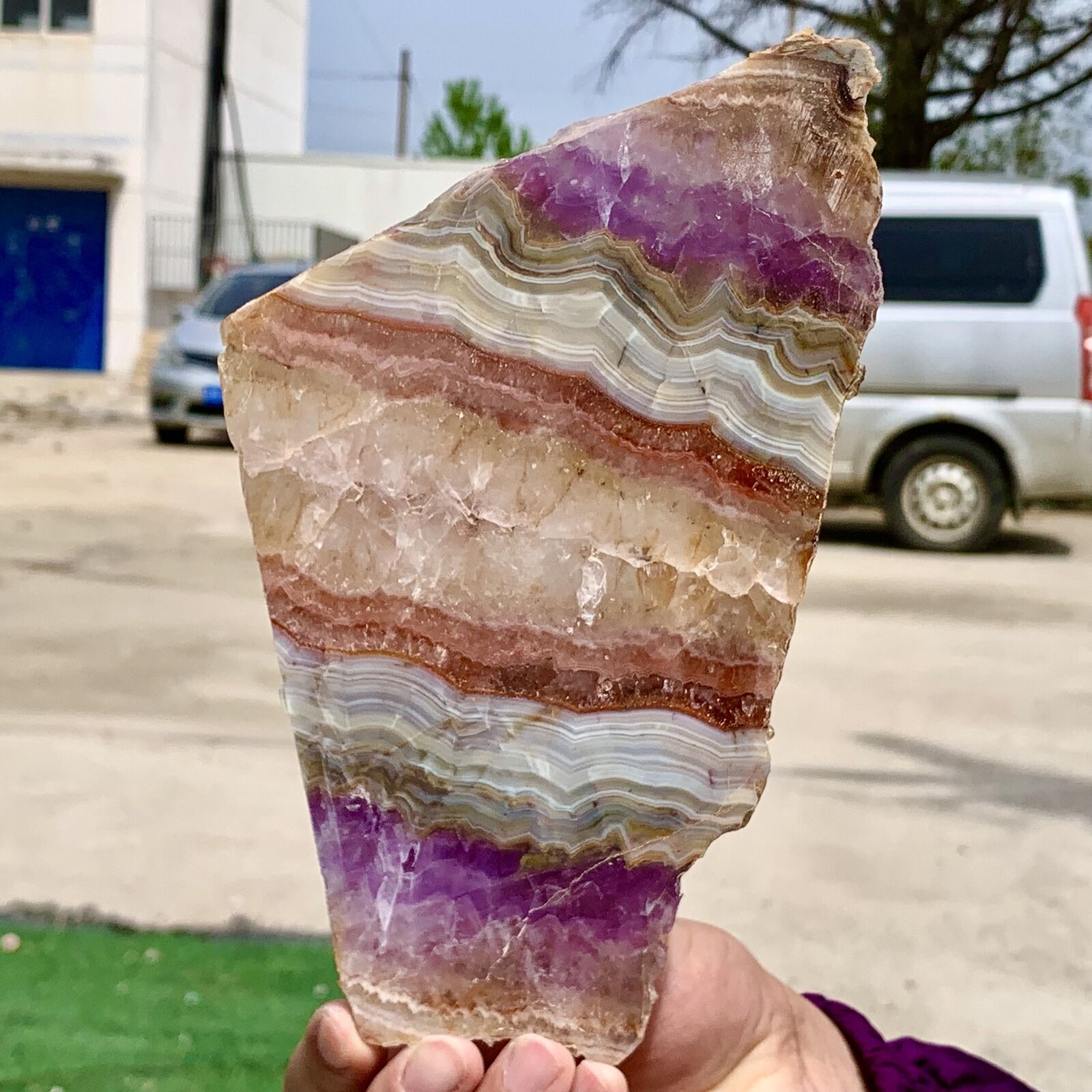 445G Natural and beautiful dreamy amethyst rough stone specimen