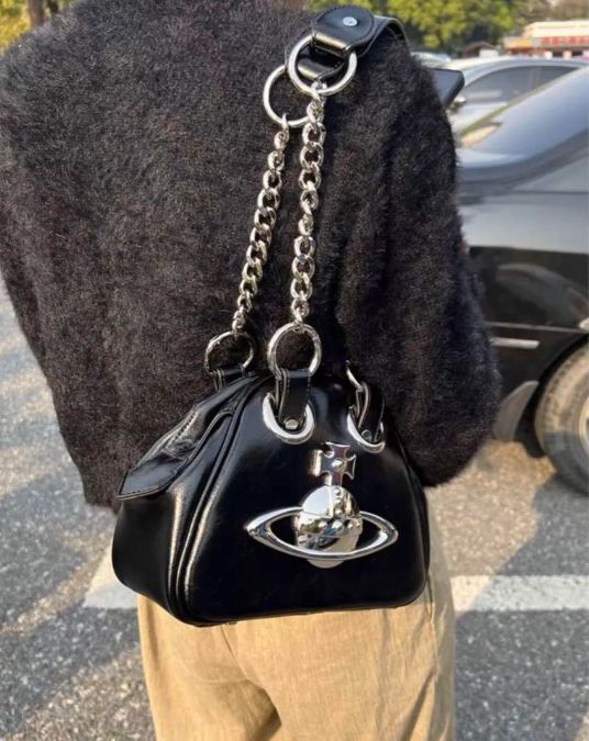 Vivienne Westwood leather big orb chain shoulder bag, black, new,