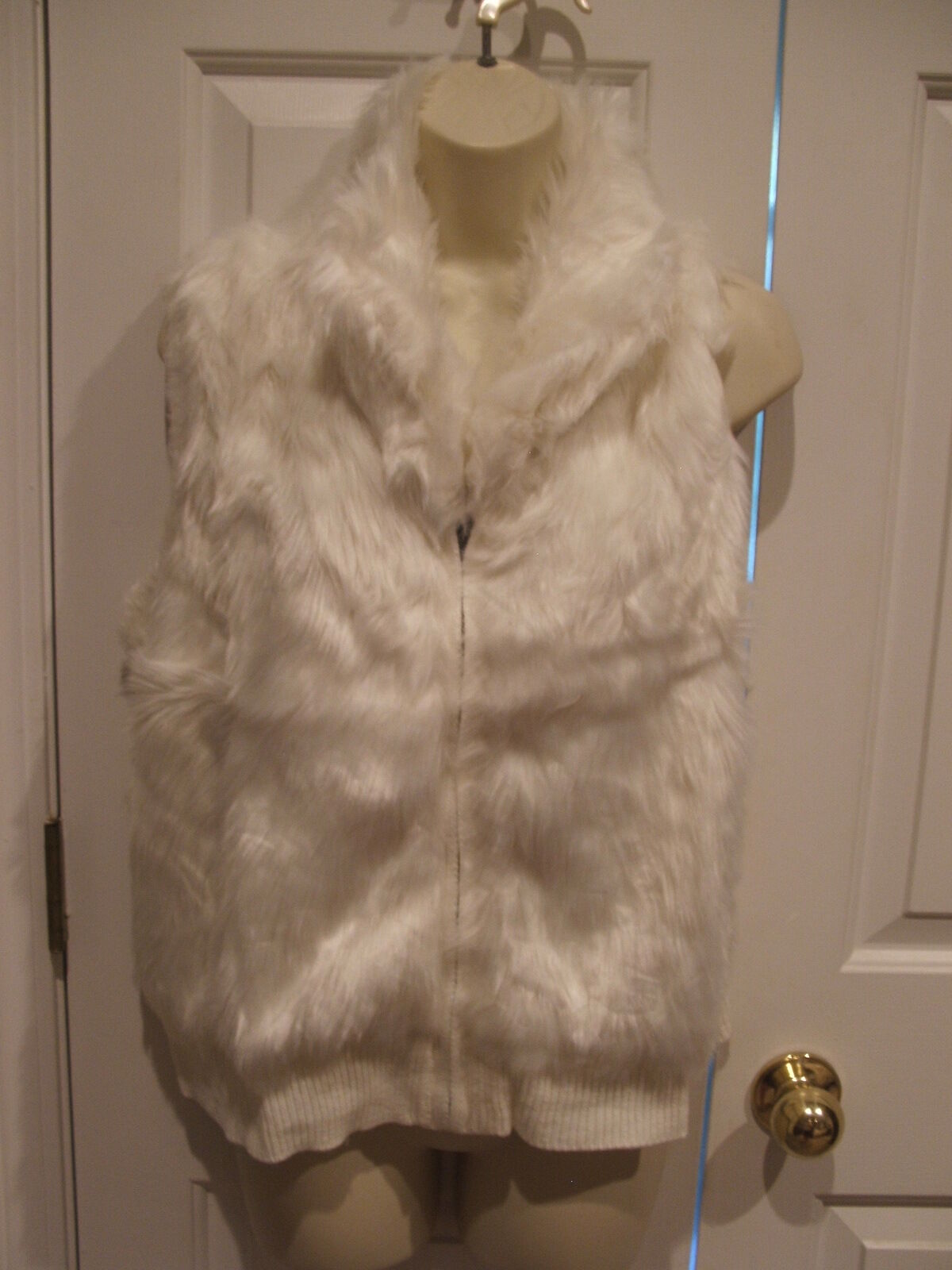 NWT $60 ARIZONA JEANS Cream faux fur zip front vest junior plus 1x 15-17