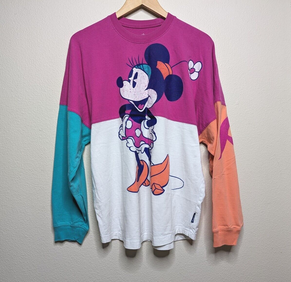 Disney Parks M Spirit Jersey Minnie Mouse Pink Color block Rare Resort Shirt A6