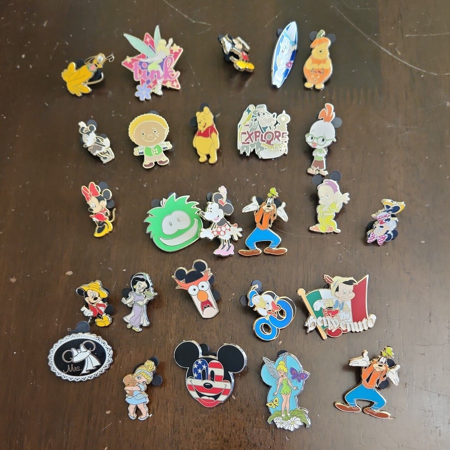 Disney Trading Pins Lot Of 26 no duplicates variety of characters. Mickey pinbak