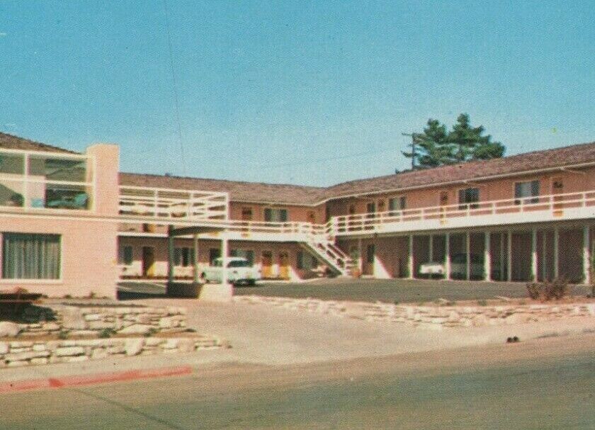 c1950s Bay View Motel Morro Bay California autos E131