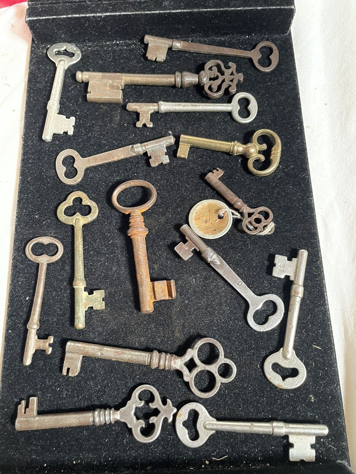 15 Antique Keys