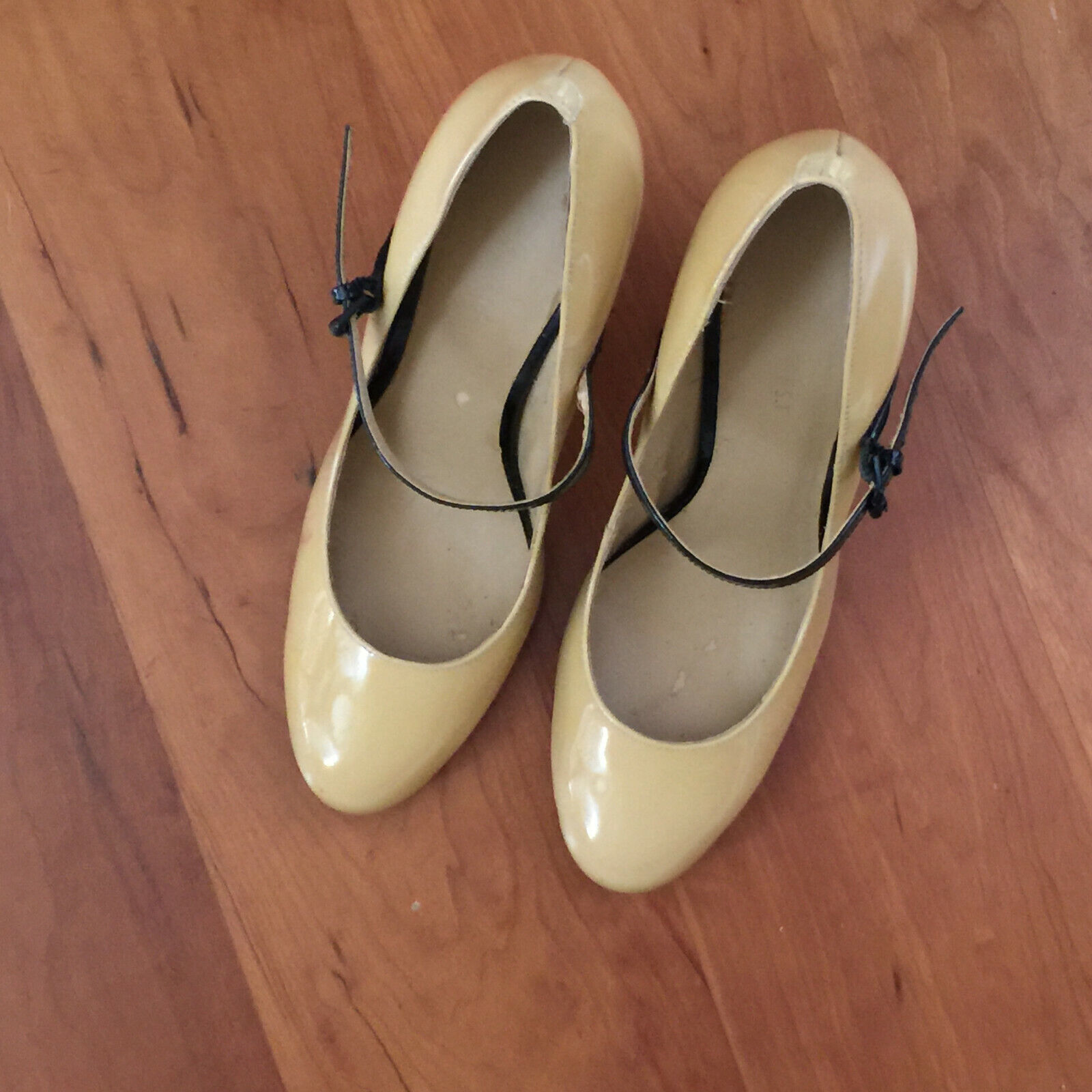 Nine West Patent Leather Strap Heels Shoes Color: Black / Cream Size: 7.5
