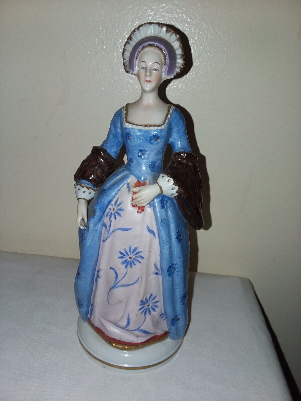 Antique Sitzendorf Catherine Parr Figurine Circa Eary 20th Century