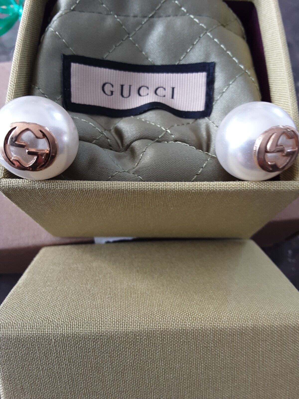 Gucci  buttons  Lot of 2  size 22 mm 0,8  inch   gold & Pearls