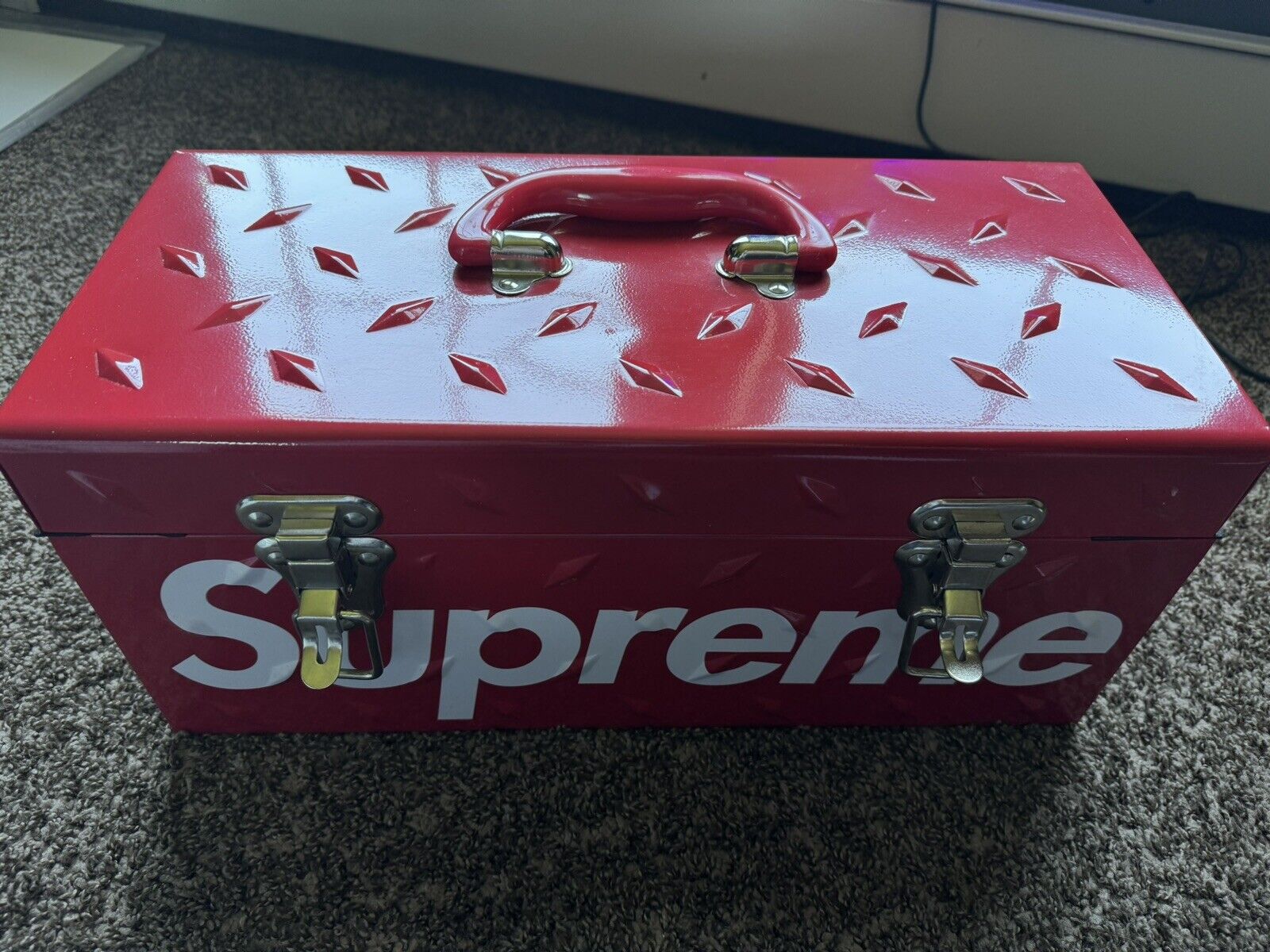Supreme Diamond Plate Toolbox Red FW18 includes Plastic Tray