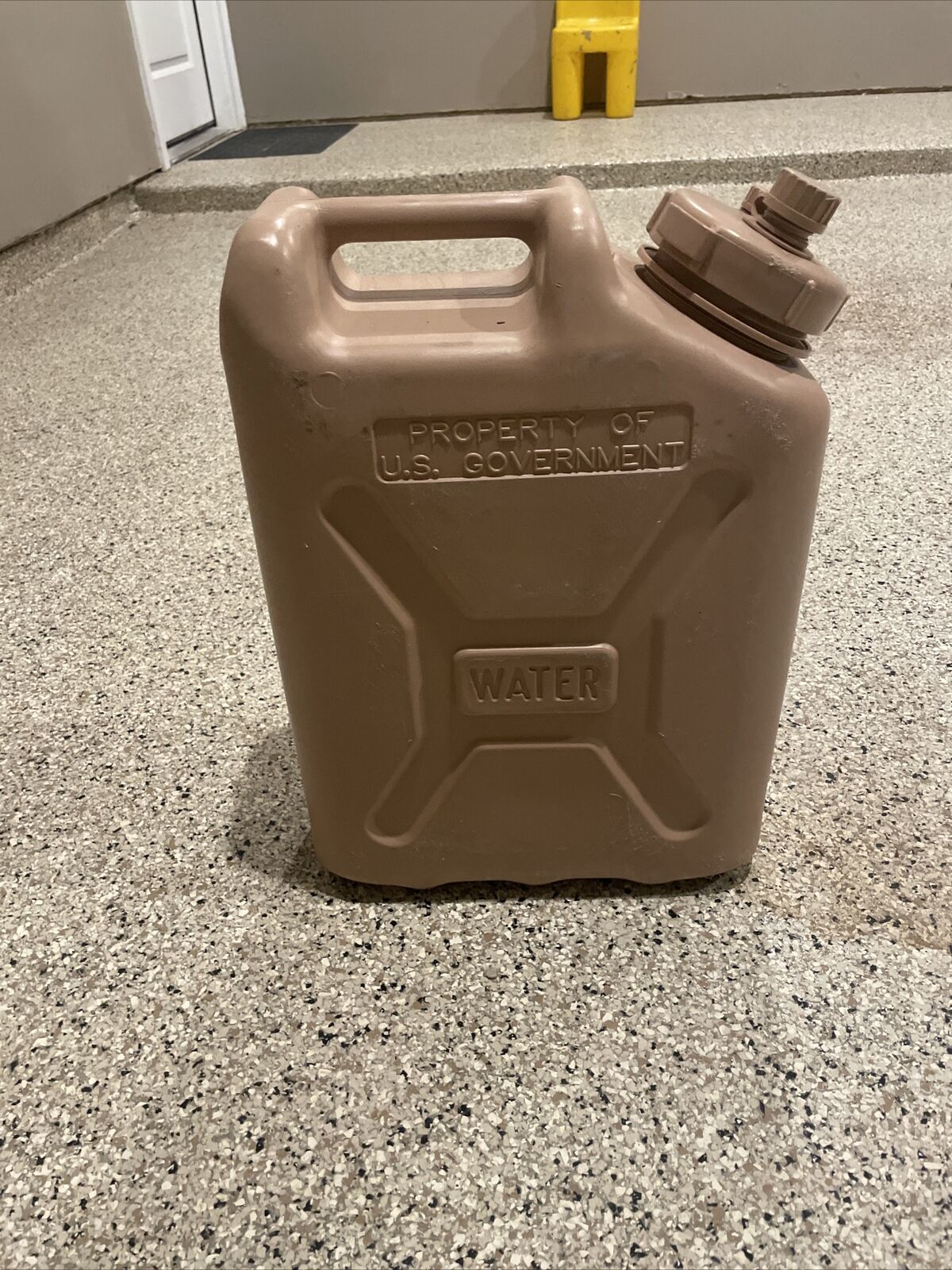 1 Desert TAN MILITARY JERRY CAN 5 GALLON CONTAINER 20L (USED) (EMPTY