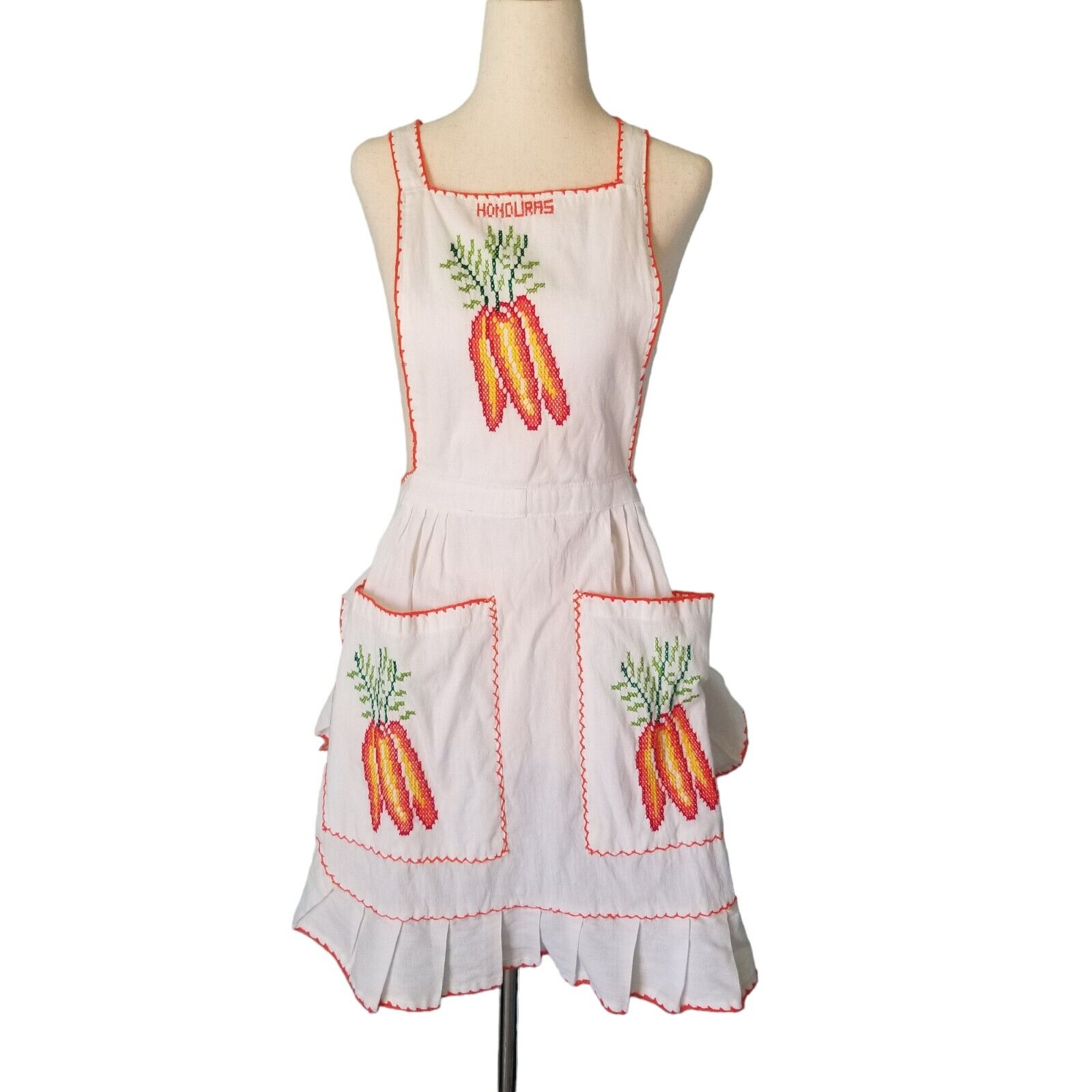 Embroidered Bib Apron White Orange Carrots Honduras Pockets Ruffle Tie Vintage
