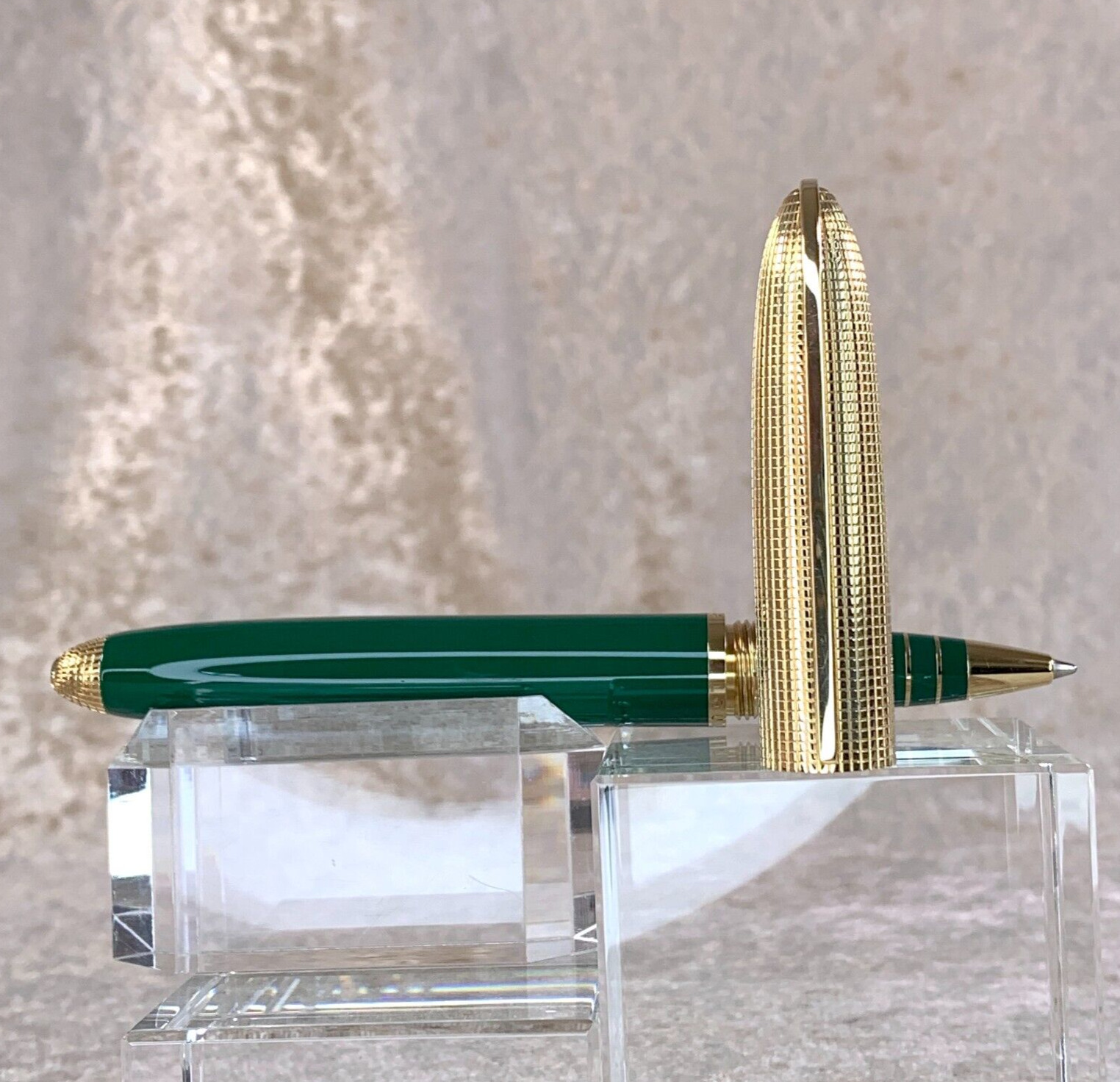 Authentic Louis Vuitton Rollerball Pen Doc Green Lacquer Gold Finish