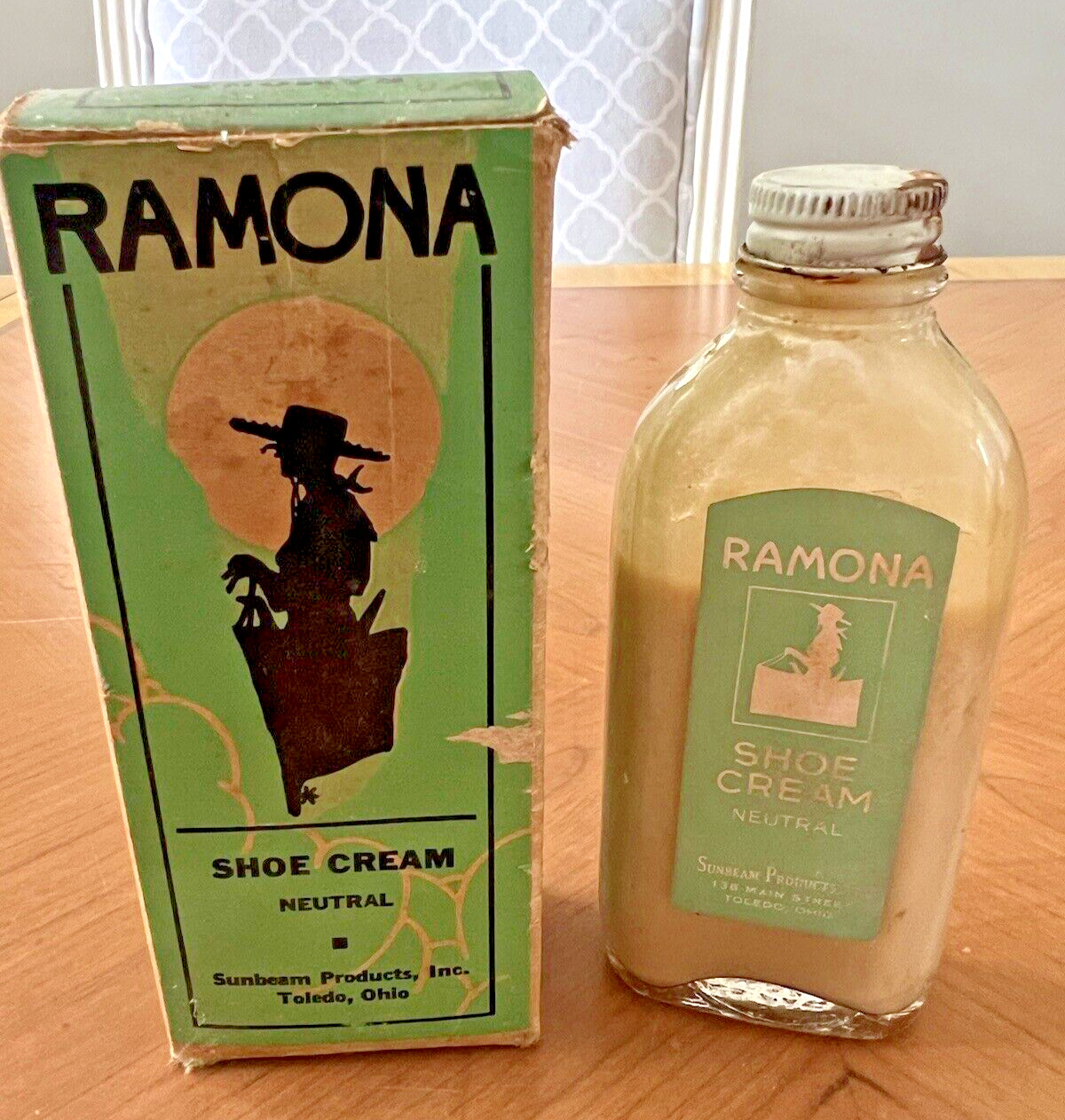Vintage Ramona Shoe Neutral Cream in Glass Bottle w/ Original Box (RARE)