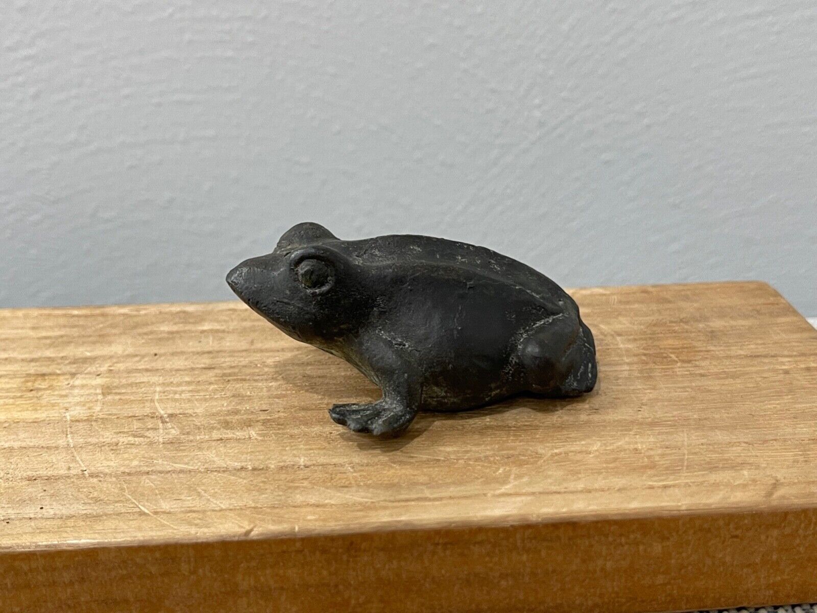 Vintage Antique Cast Metal Primitive Americana Frog / Toad Figurine