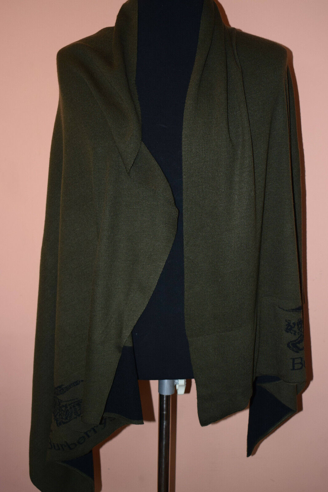 Burberry Green and Black SCARF SHAWL color in Good Condition 