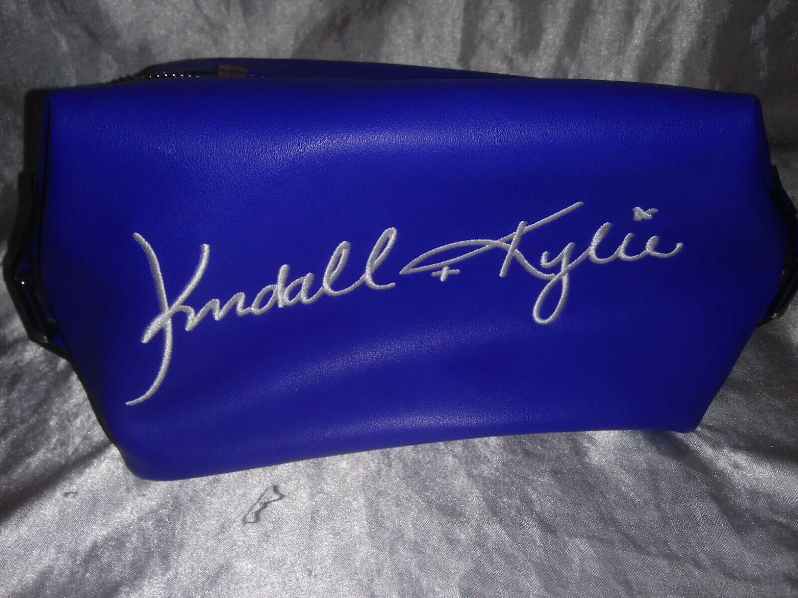 KENDALL & KYLIE JENNER BLUE WHITE TRAVEL MAKEUP BAG CASE SMALL