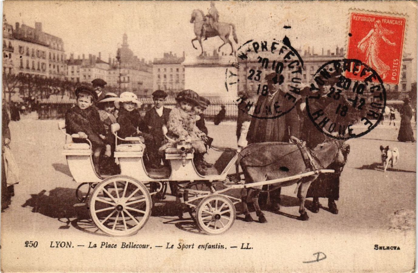 CPA LYON Place Bellecour. Le Sport Enfantin (463091)