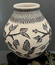Mata Ortiz Pottery Lupita Quezada White Clay Carved Sgraffito Hummingbird Art picture