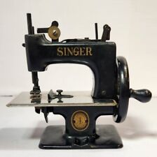 VTG Singer SewhandyNo 20 Mini Sewing Machine Kids Childs Black 1950s Mid-century picture