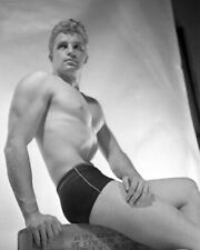Vince Edwards TV's Ben Casey beefcake pose in swim shorts 8x10 inch photo picture