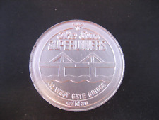 1983 5TH. WOMAN THE SUN SUPER RUNNERS GO WEST GATE BRIDGE ADIDAS BADGE / MEDAL picture