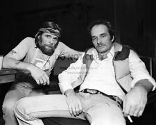 MERLE HAGGARD & JOHNNY PAYCHECK COUNTRY LEGENDS - 8X10 PUBLICITY PHOTO (ZY-102) picture