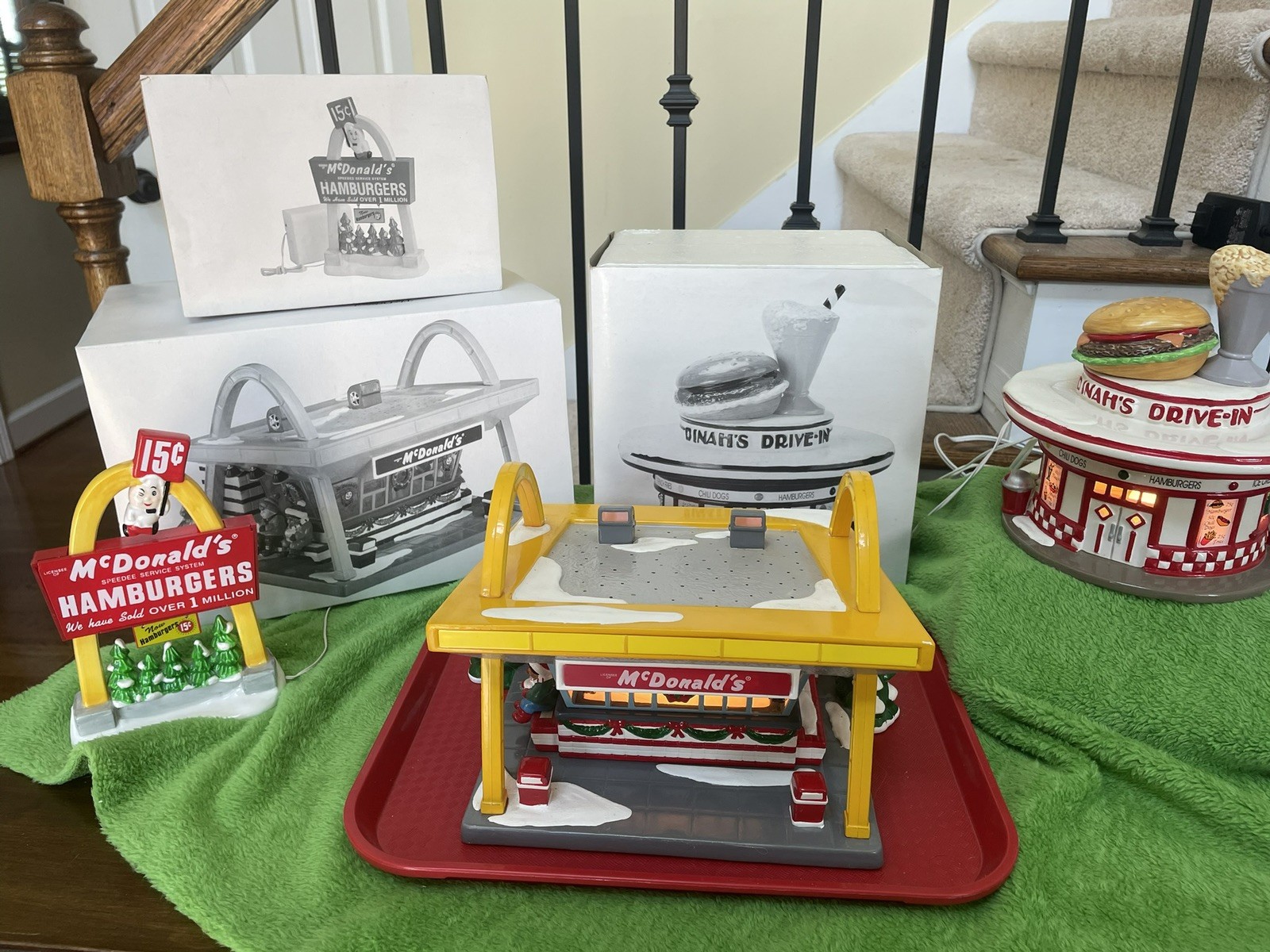 VINTAGE Department 56 1997 McDonalds Snow Village with Sign and Dinah’s Drive-In