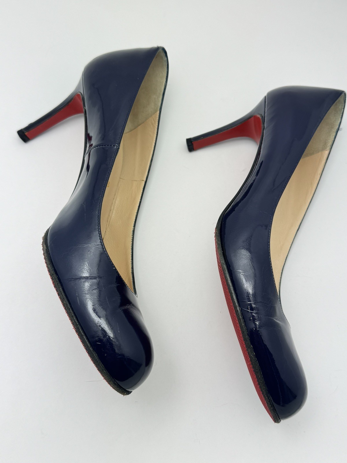 Authentic CHRISTIAN LOUBOUTIN Navy Blue Patent Leather Round Pump Size 38.5