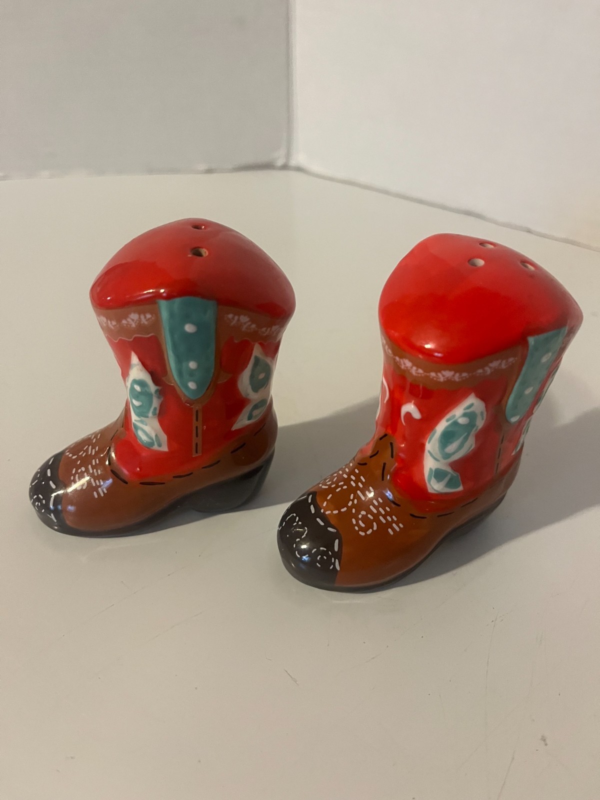 Pioneer Woman Cowboy Boots Salt And Pepper Shakers Set 3in