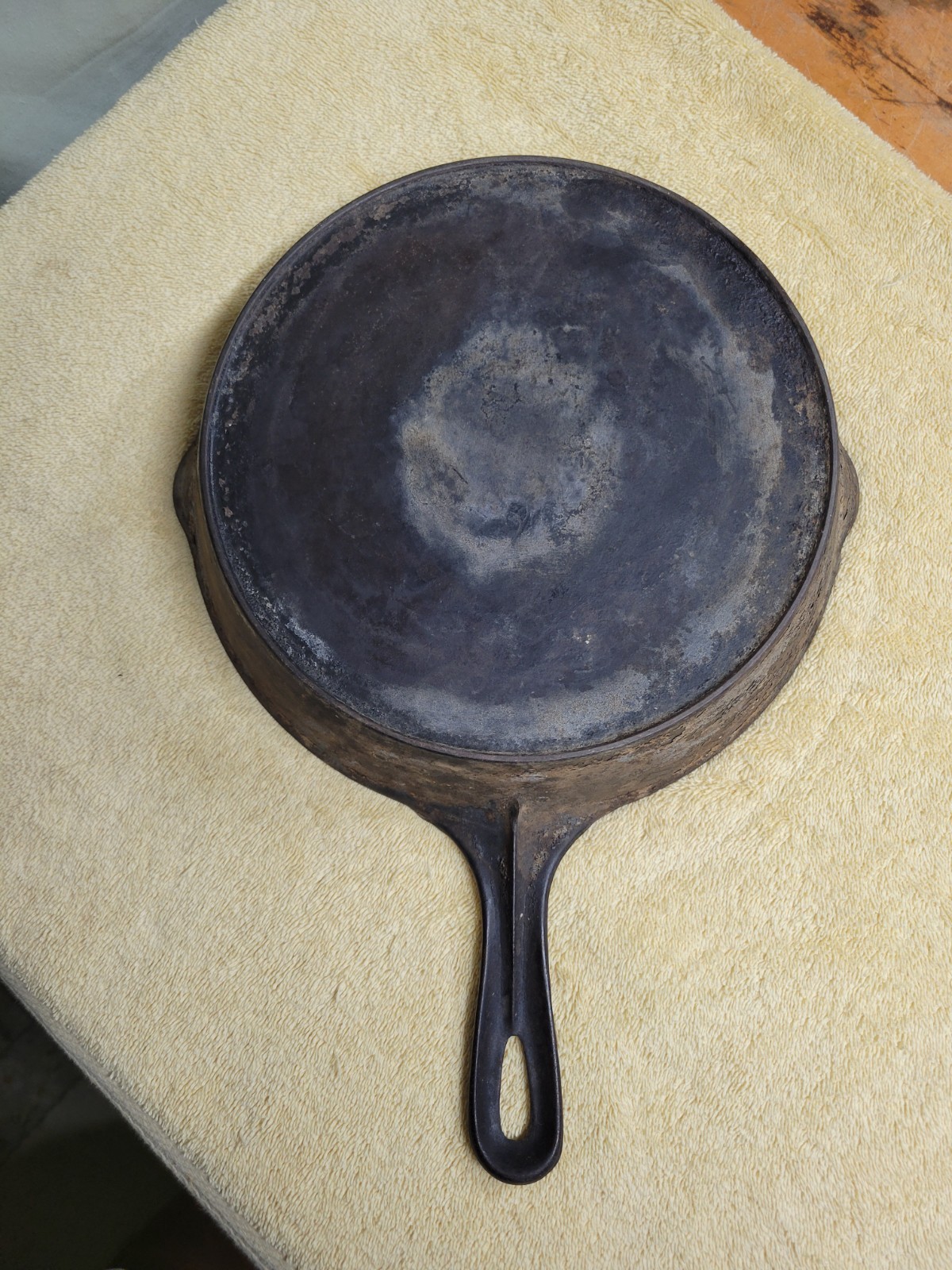 Vintage #8 Volrath Cast Iron Skillet Heat Ring And Double Spout OLD