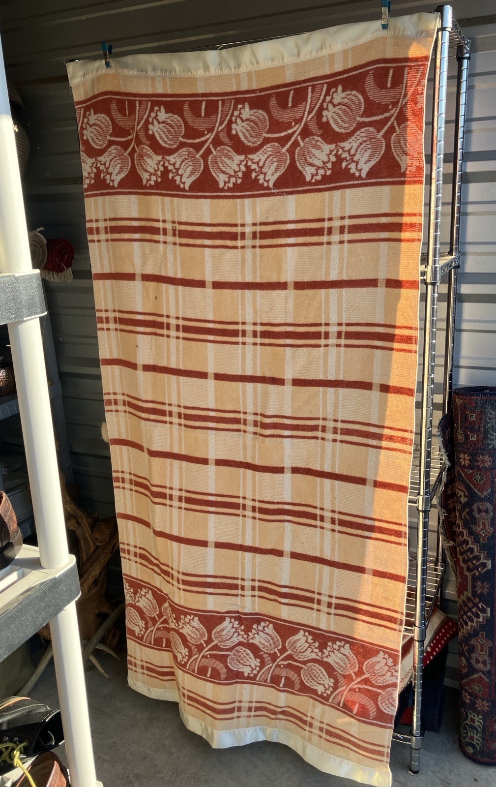 Beautiful Vintage 40's Cotton Camp Blanket Red Orange Tulip Floral Border Soft