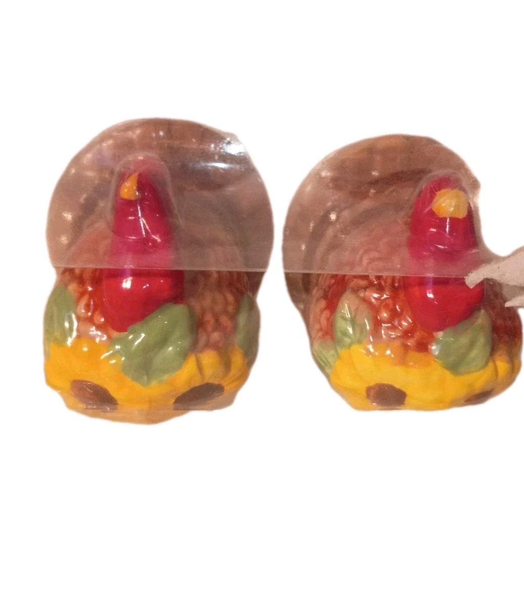 Publix Thanksgiving Turkey Salt and Pepper Shakers NIB Hand Painted Fall Decor