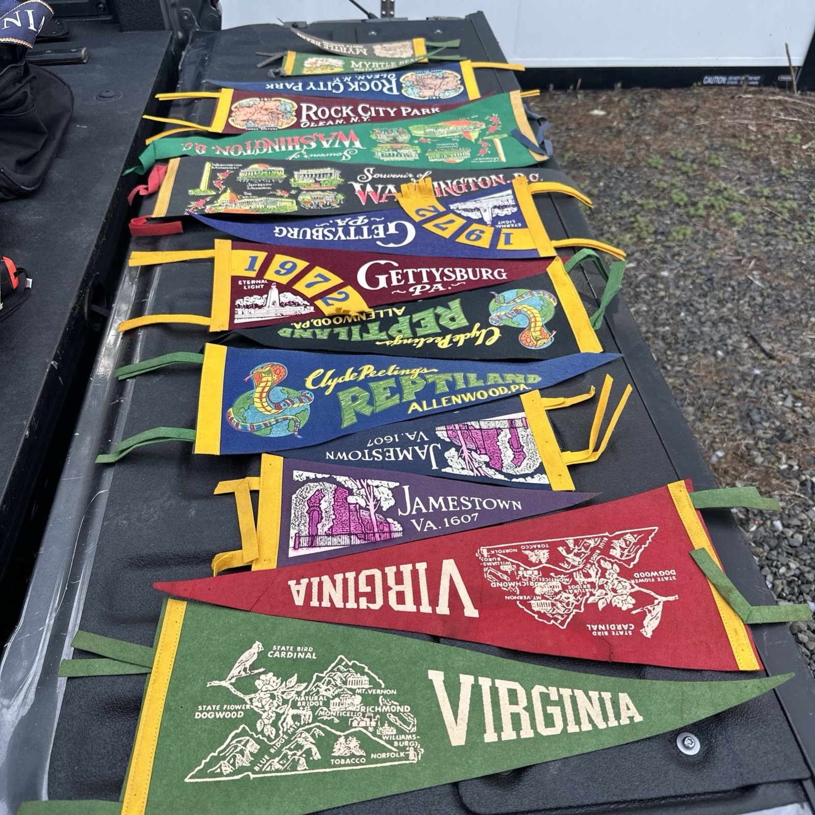 Vintage Lot Of 14 Felt Souvenir Travel Pennants 50s 60s 70s Destinations  🔥🔥