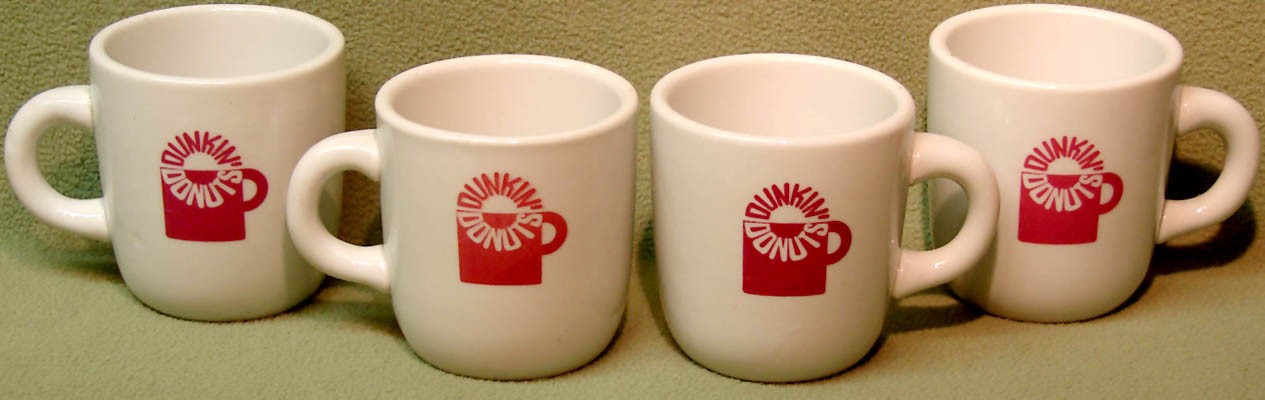 (4) OLD MATCHING DUNKIN DONUTS ADVERTISING LOGO HEAVY COFFEE CUPS