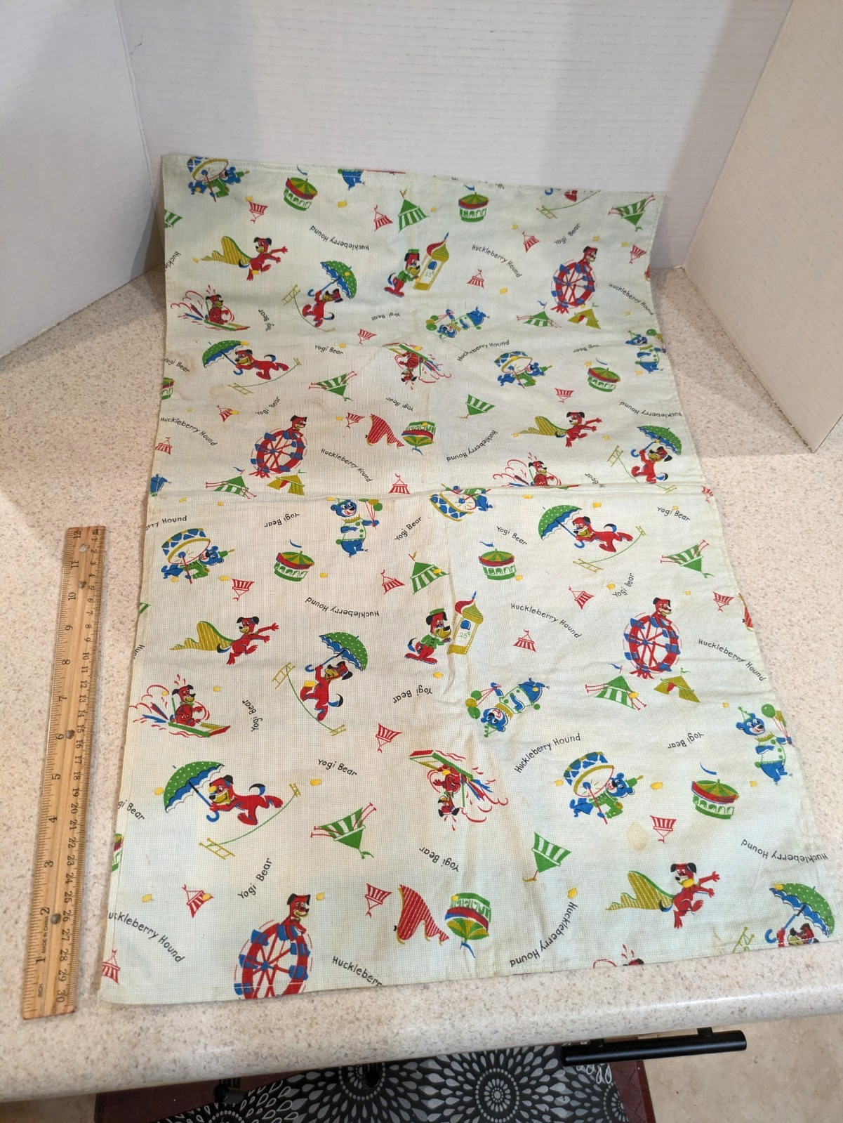 Hanna-Barbera Yogi Bear Huckleberry Hound 60s Baby blanket Fabric Amusement Park