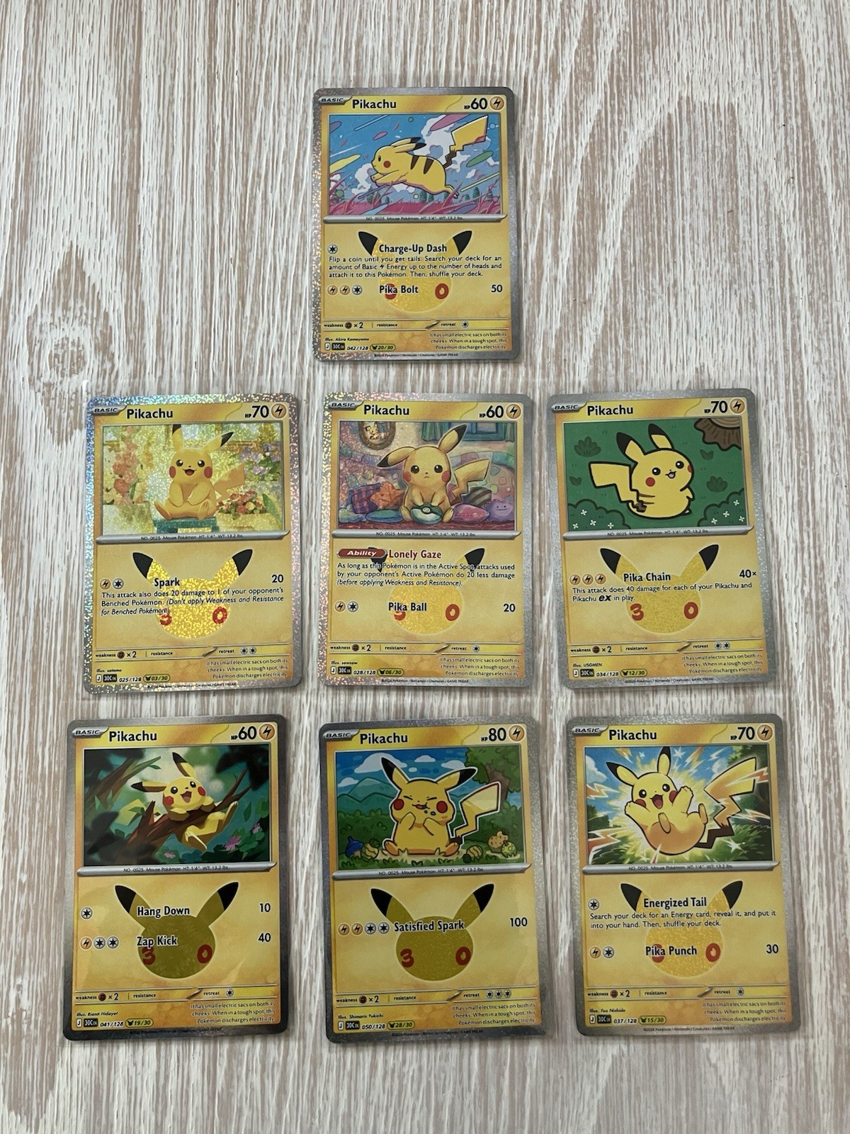 Pokémon Pikachu 30th Celebration Lot 7 Pokemon Cards Near Mint