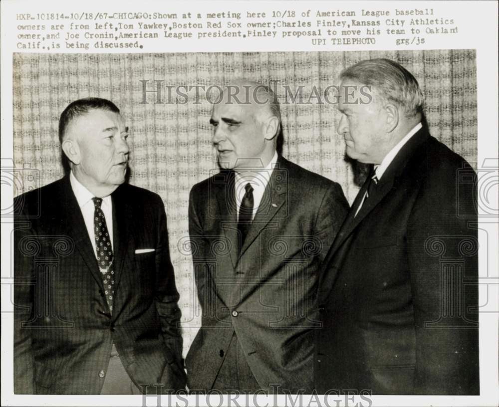 1967 Press Photo Charles Finley and American League officials meet in Chicago