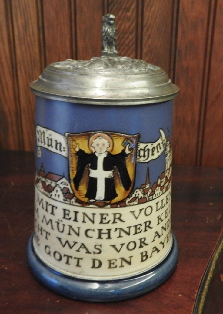 Mettlach #2002 Munich half liter stein