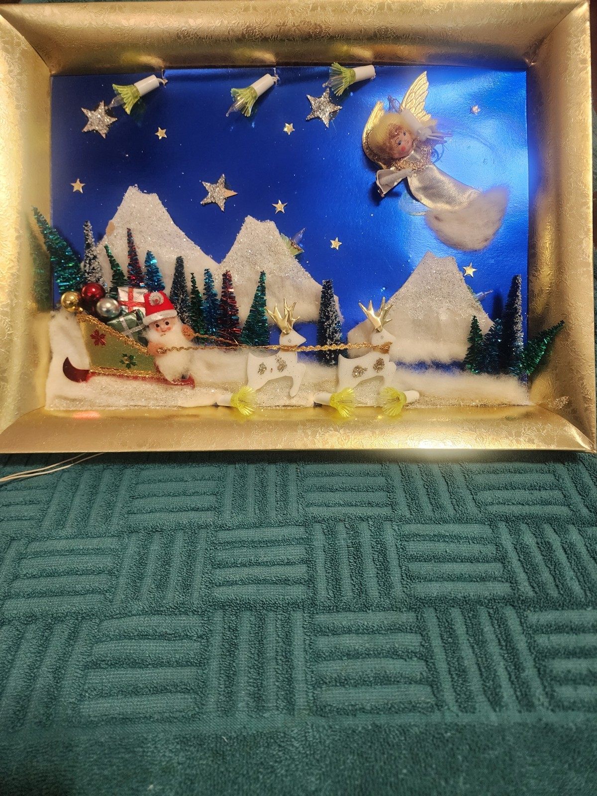 Vintage 1960s  Lighted Christmas Santa Diorama 3D Plaque Japan MCM Kitschy 