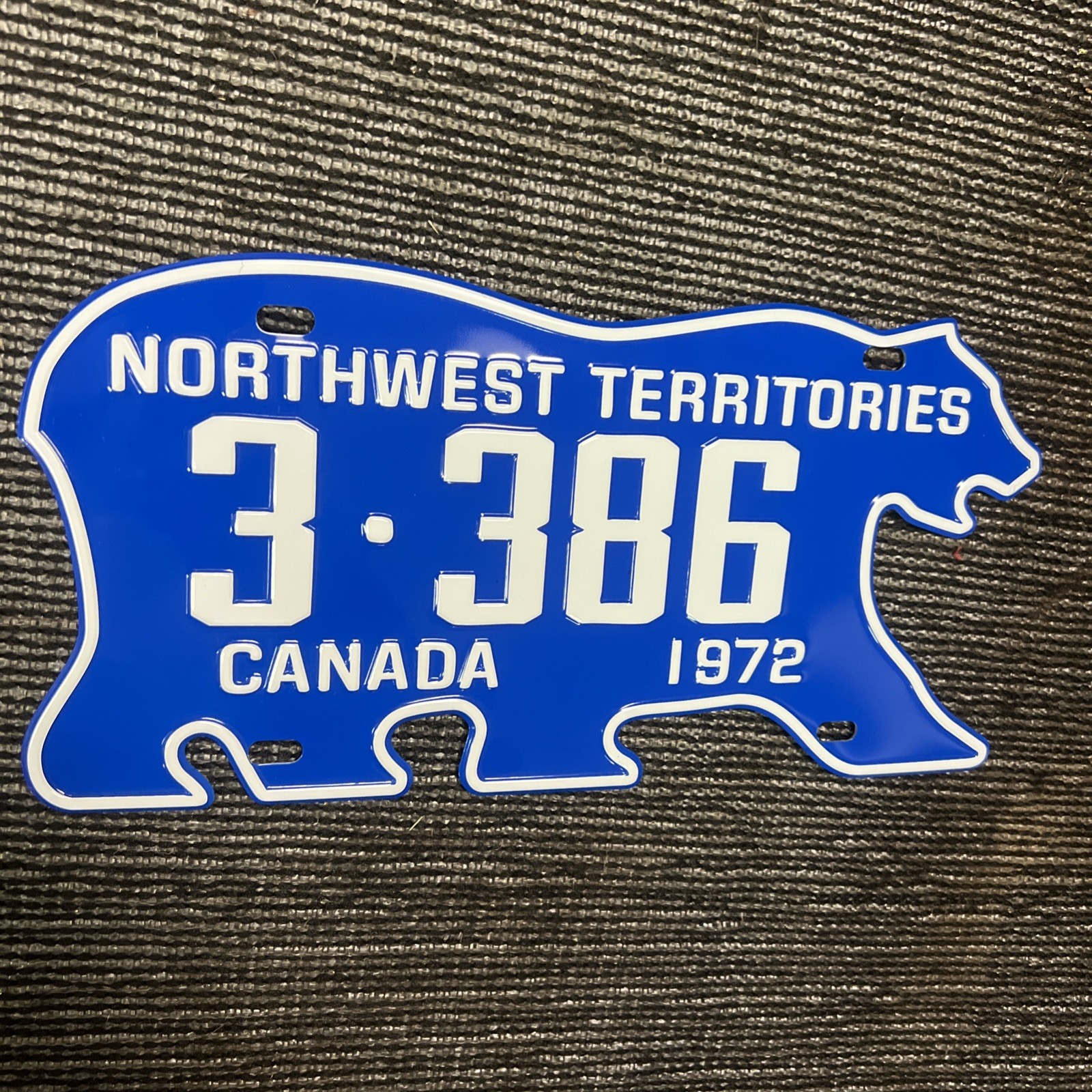 Canada 1972 Northwest Territories license plate replica 