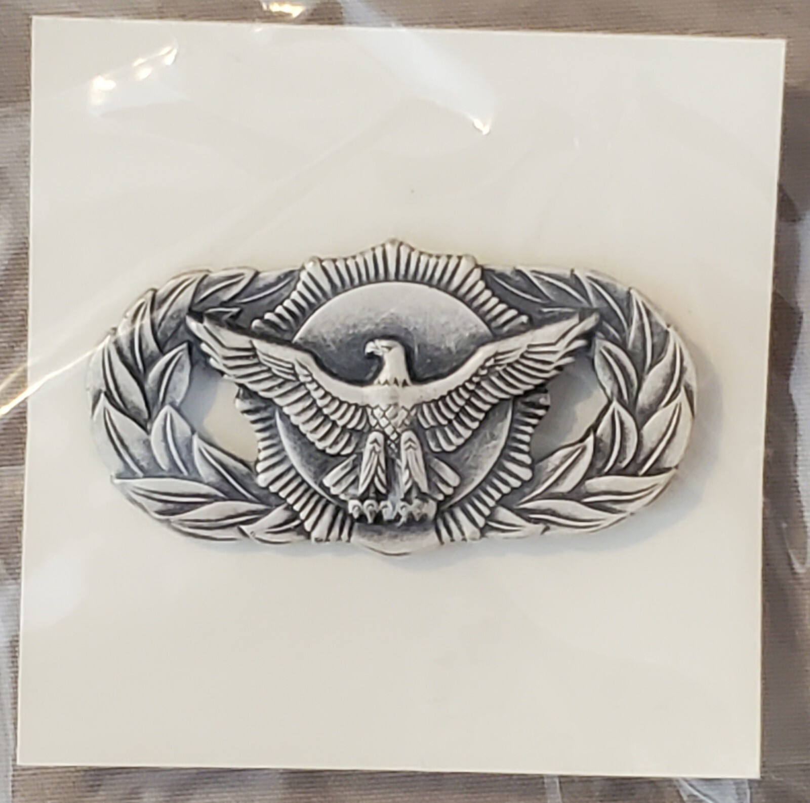 USAF AIR FORCE BASIC SECURITY POLICE QUALIFICATION PIN FULL SIZE NIP 1980s BADGE