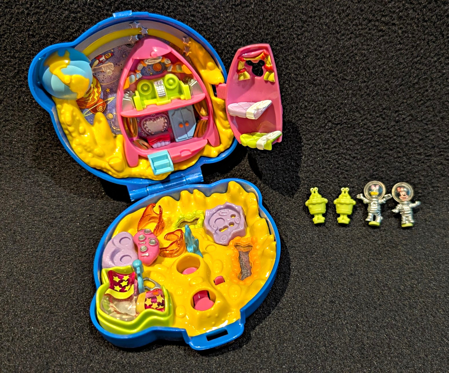 COMPLETE Vintage 1996 Bluebird Disney Minnie Mouse Space Mini Playcase Playset