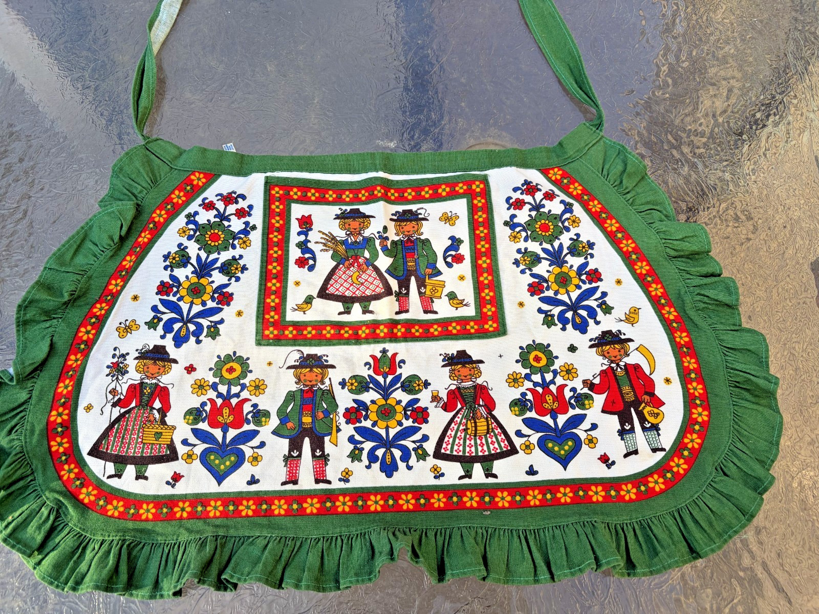 Vintage 1970s Kolf Austria Folk Art Apron Alpine Couple Floral Cotton Kitchen