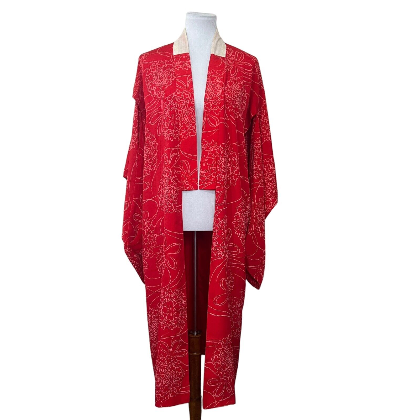 Vintage Japanese Women’s Long Coat Kimono Kabukis Silk Red Traditional Cream