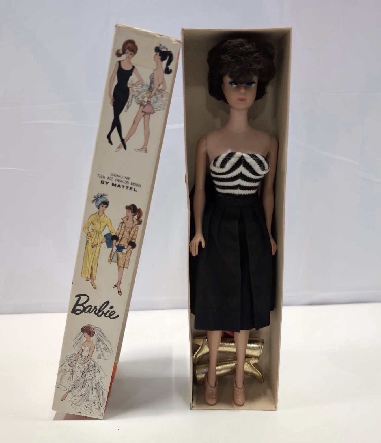 Mattel Barbie Teen Age Fashion Model Bubblecut Brunette w/ Box MPN 850