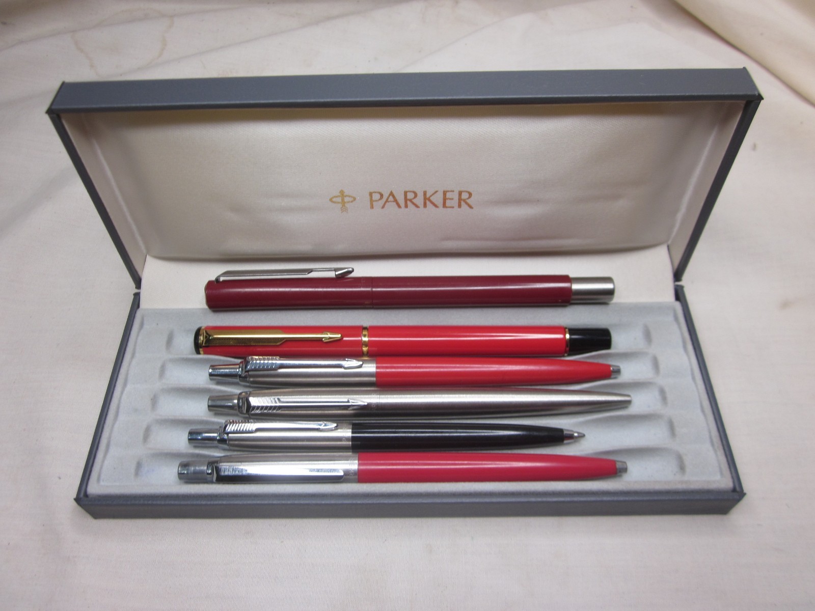 6 vintage PARKER Pens  Pen w/ case arrow clip red gold clip chrome black mix lot