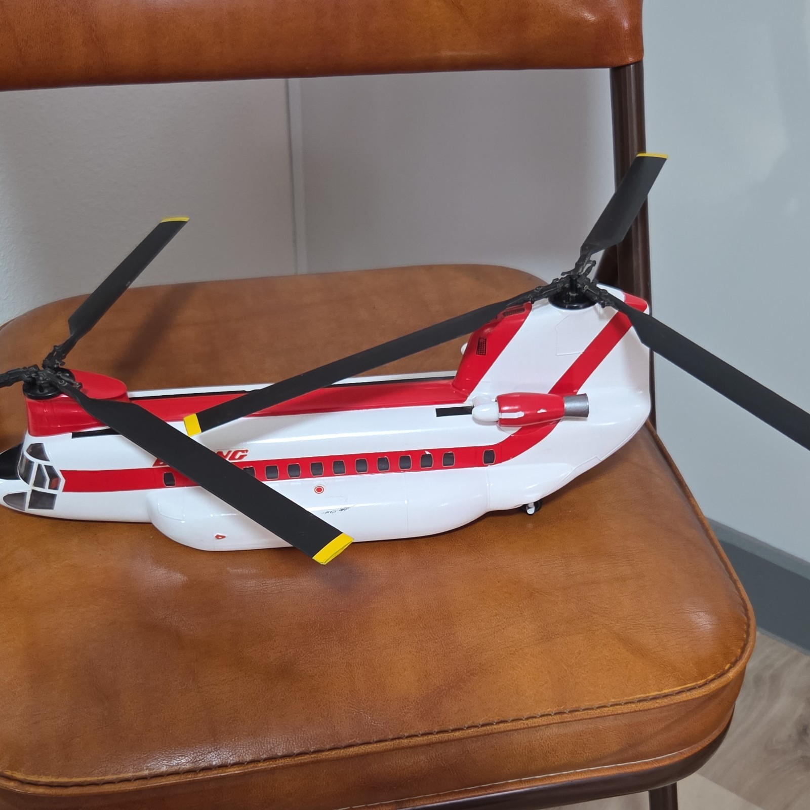  RARE Vintage Boeing Chinook in Red and White Piazzai Helicopter Desk Top Model