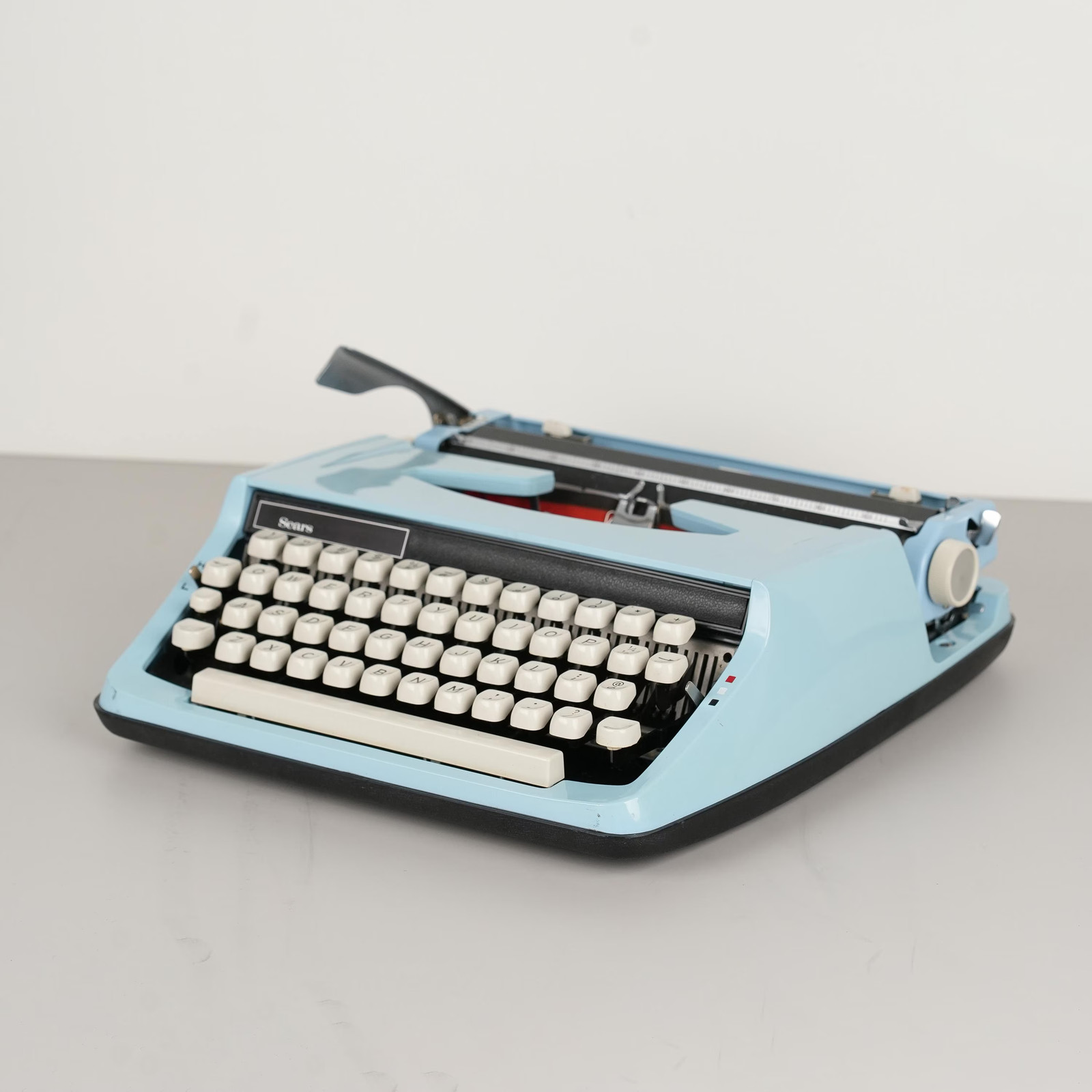 1970s Sears Portable Typewriter in Working Condition With Case
