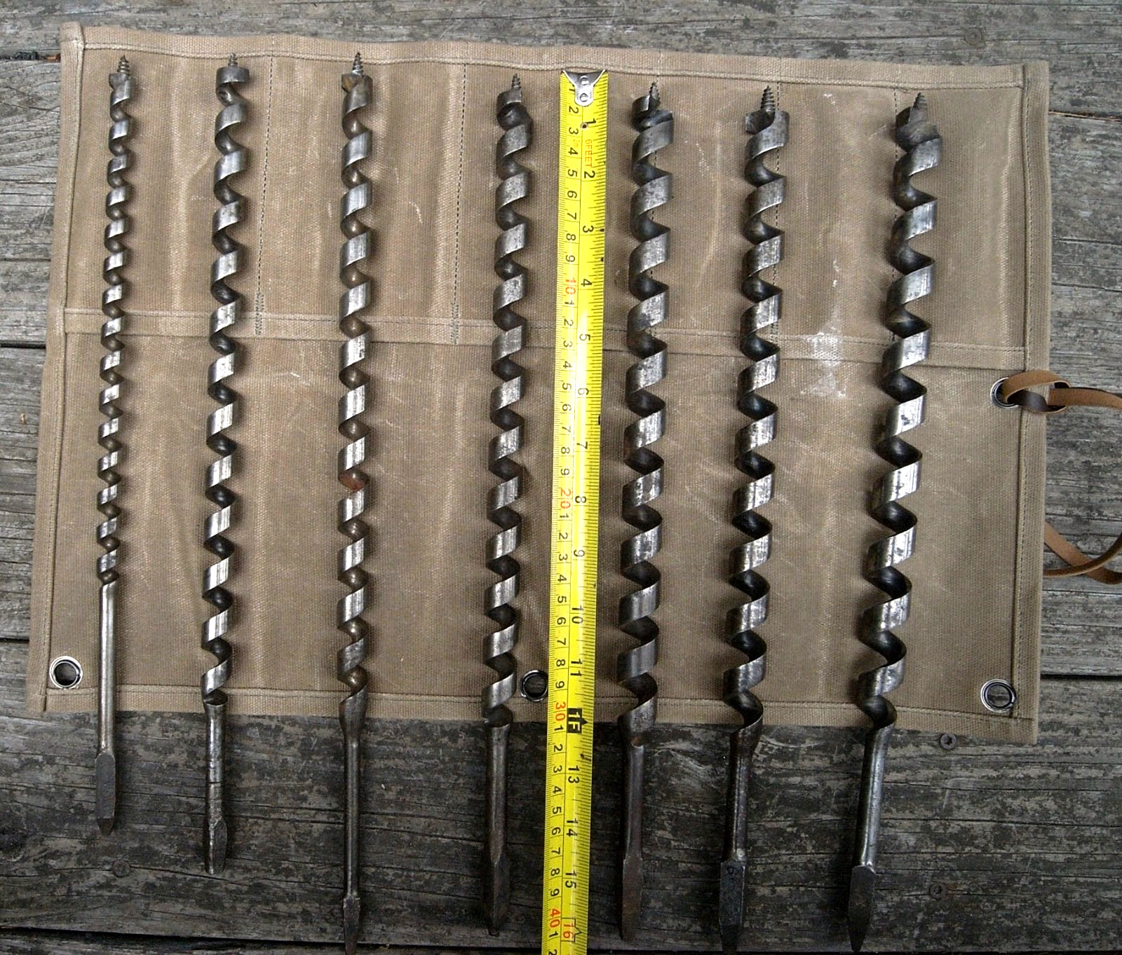 7 VINTAGE AMERICAN SINGLE TWIST SHIPS AUGUR BITS WITH AN OPEN SPIRAL IN EX COND
